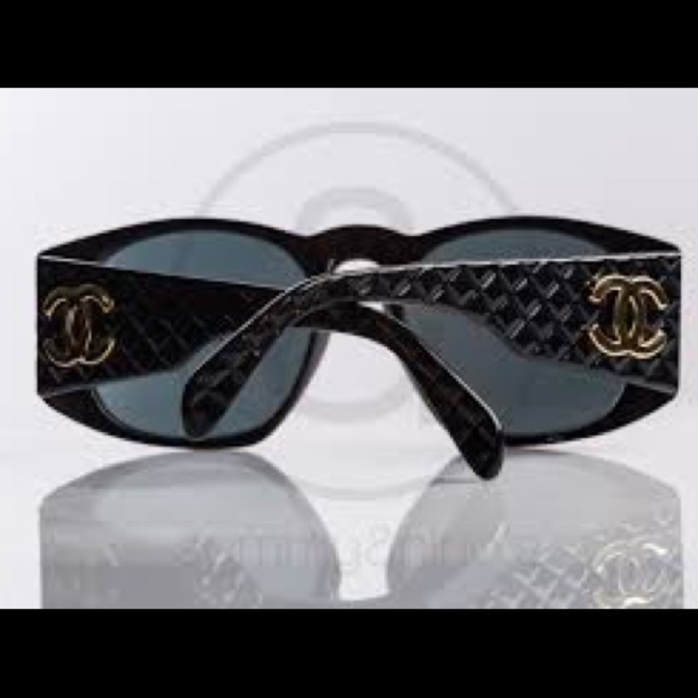 AUTHENTIC VINTAGE Coco Chanel Logo Black Quilted Sunglasses 🕶 0003 00 - Picture 2 of 8